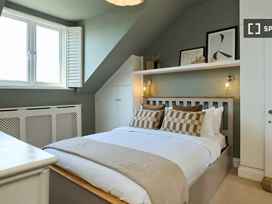 Immagine 13 di Appartamento in affitto  in Santos Road a Wandsworth