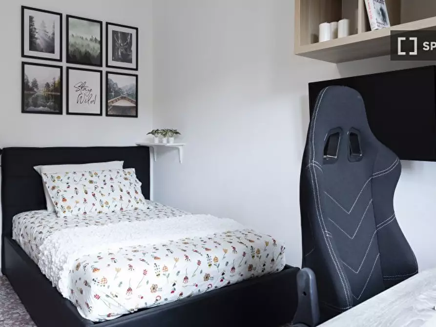 Immagine 3 di Camera condivisa in affitto  in Via Emilio Faà di Bruno a Milano