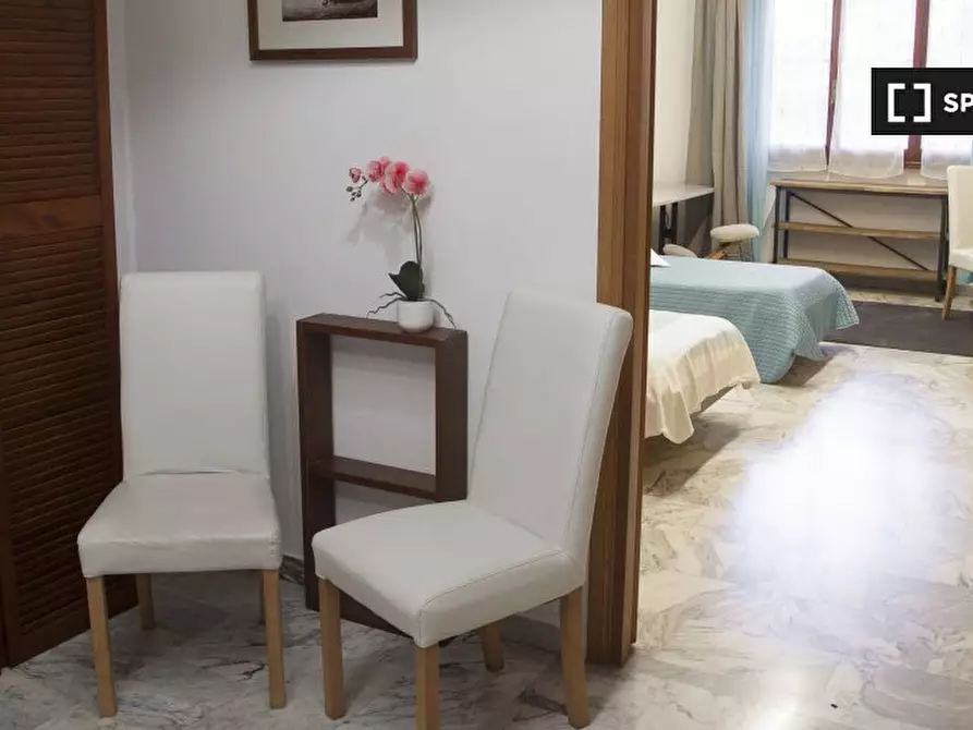 Immagine 6 di Camera condivisa in affitto  in Viale Appio Claudio, 00174 Roma RM, Italy a Roma