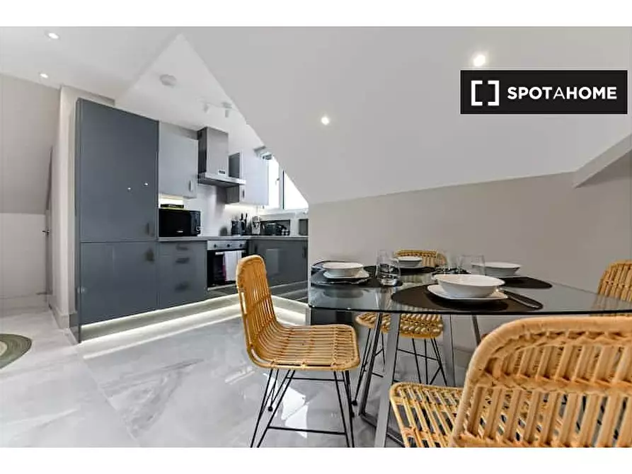 Immagine 16 di Appartamento in affitto  in Flat Goldman House - 122 Wembley Park drive HA9 8HP a Brent