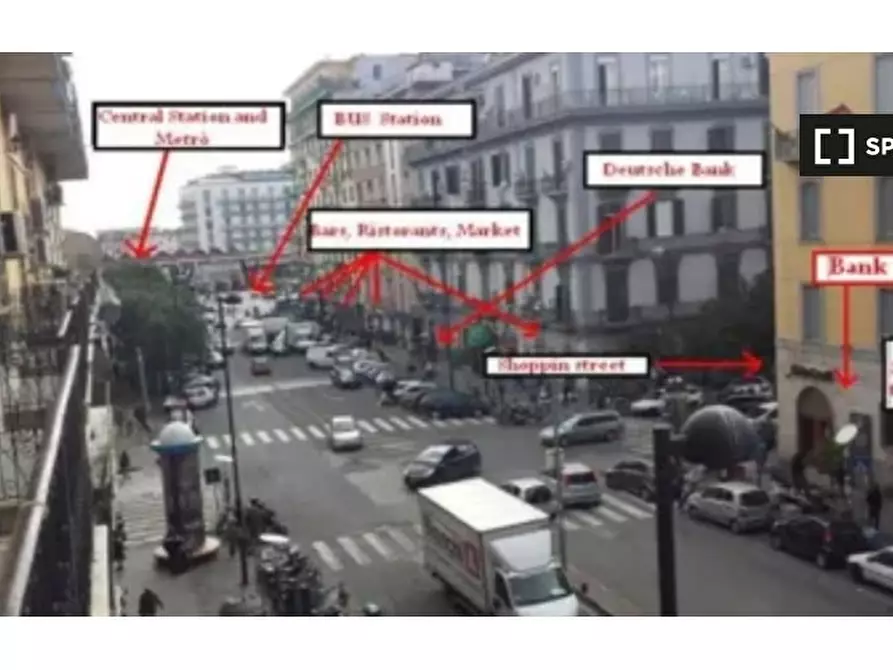 Immagine 3 di Camera condivisa in affitto  in Via Genova a Napoli
