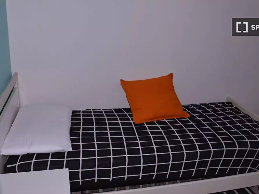 Immagine 18 di Camera condivisa in affitto  in Via dei Giudicati n a Cagliari