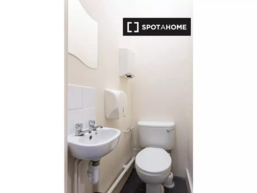Immagine 8 di Residence in affitto  in Earls Ct Rd a Kensington