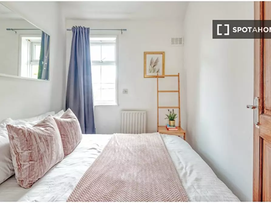 Immagine 1 di Camera condivisa in affitto  in Sawley Road a Hammersmith
