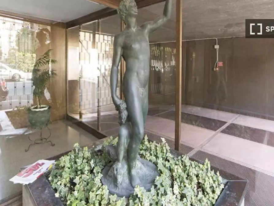 Immagine 17 di Camera condivisa in affitto  in Via Valvassori Peroni a Milano