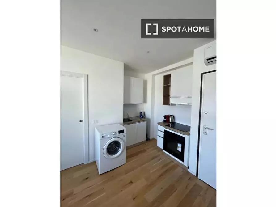 Immagine 11 di Appartamento in affitto  in Via Valbrona a Milano