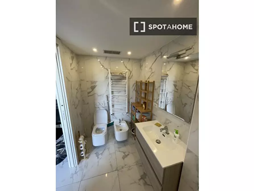 Immagine 3 di Ufficio in affitto  in Via Bari a Milano