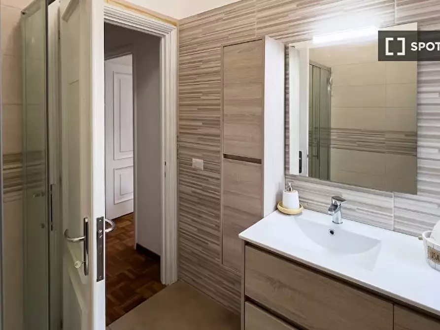 Immagine 11 di Ufficio in affitto  in Via Remo Pannain a Roma