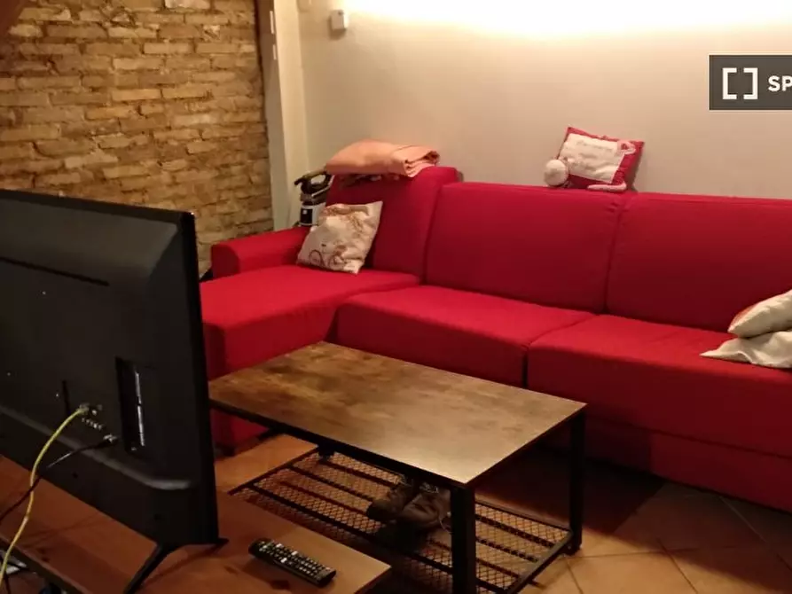 Immagine 5 di Ufficio in affitto  in Via del Mandrione a Roma