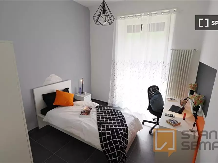 Immagine 5 di Camera condivisa in affitto  in Corso Peschiera a Torino