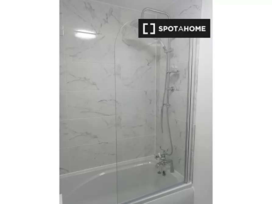 Immagine 10 di Appartamento in affitto  in Fleming Way a Eltham