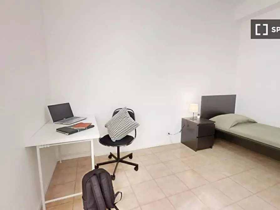 Immagine 3 di Camera condivisa in affitto  in VIA Giusto de'menabuoibis a Padova