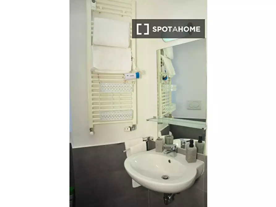 Immagine 3 di Ufficio in affitto  in Via Vespasiano a Roma