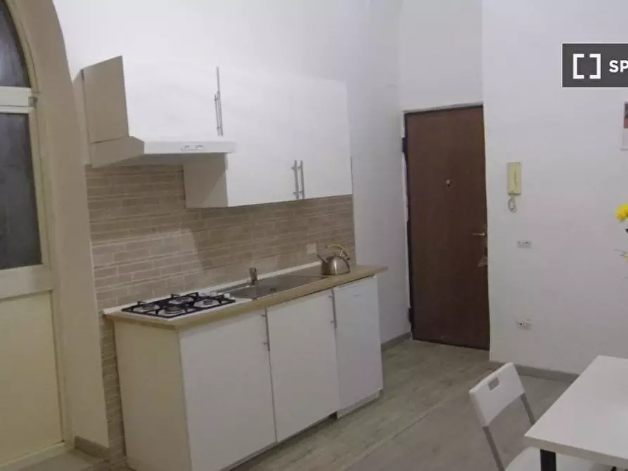 Immagine 4 di Camera condivisa in affitto  in Vico Gabella della Farina a Napoli