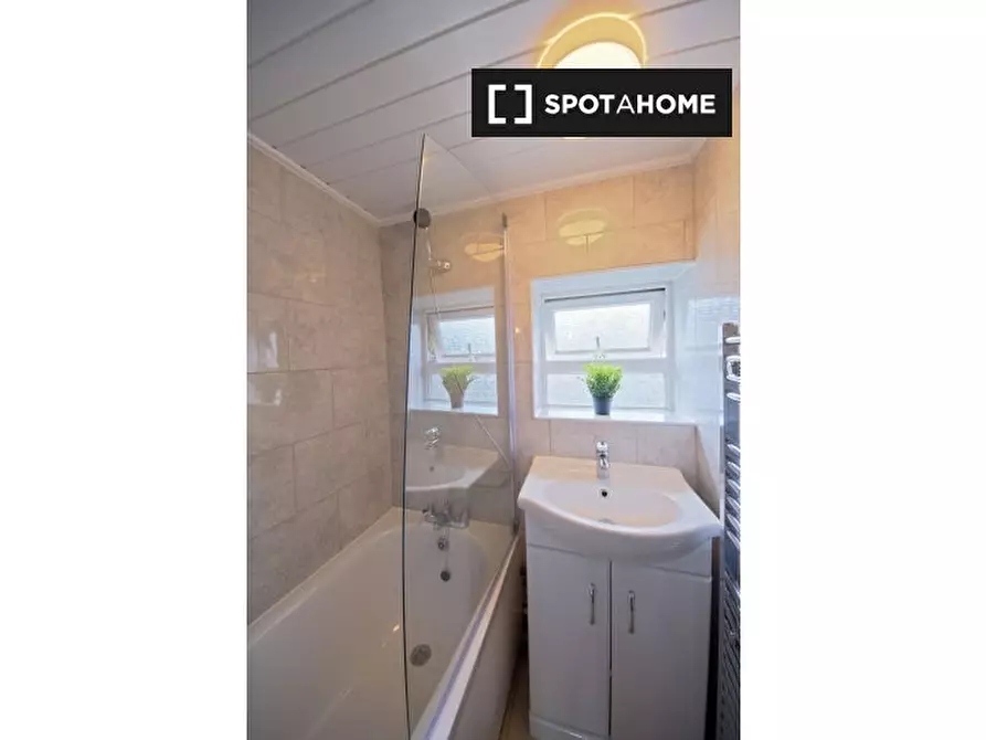 Immagine 4 di Camera condivisa in affitto  in Hereford St a Poplar