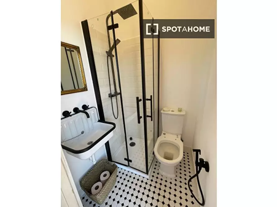 Immagine 11 di Camera condivisa in affitto  in Via Giulia di Gallese a Roma