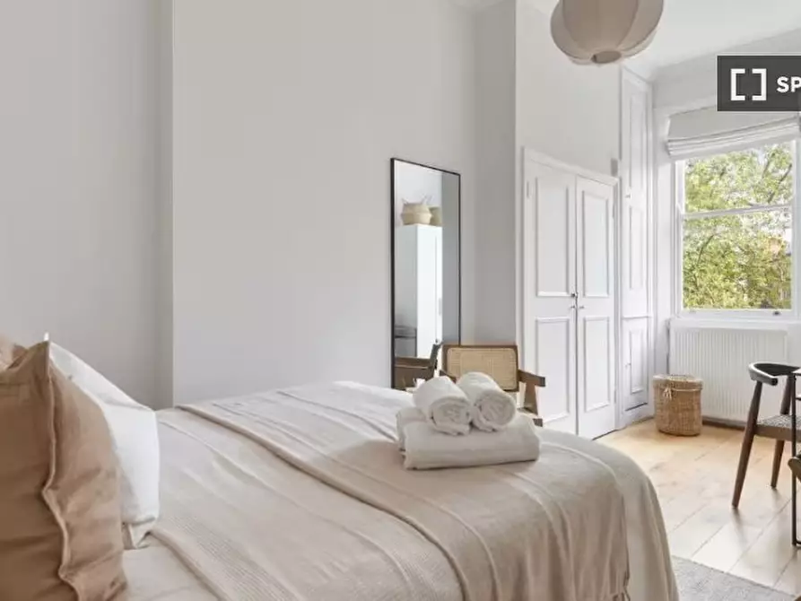 Immagine 5 di Appartamento in affitto  in flat a Kensington