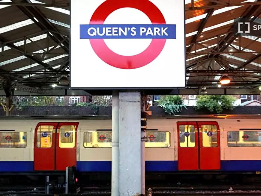 Immagine 6 di Appartamento in affitto  in Harvist Rd a Camden Town