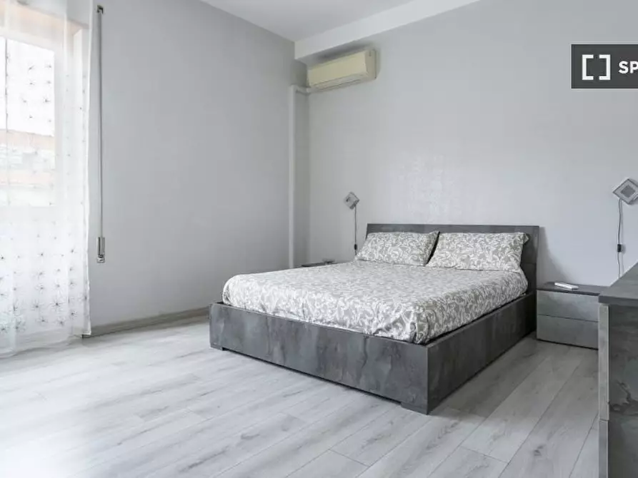 Immagine 5 di Camera condivisa in affitto  in Via Giasone a Roma