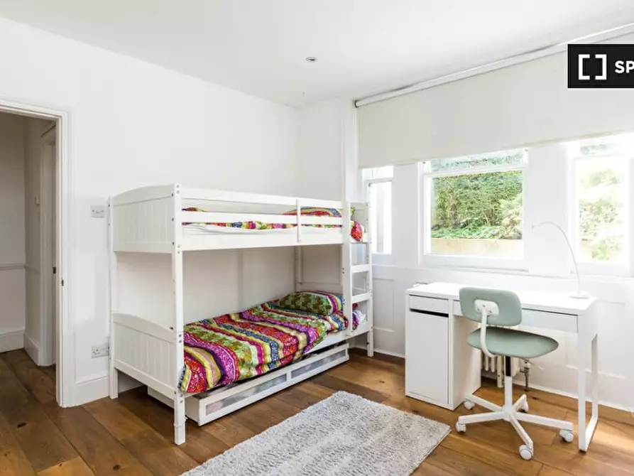 Immagine 4 di Appartamento in affitto  in Garden Flat a Camden Town