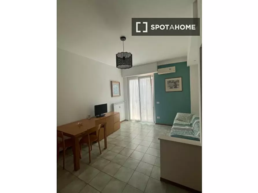 Immagine 1 di Ufficio in affitto  in Via Sebino a Milano