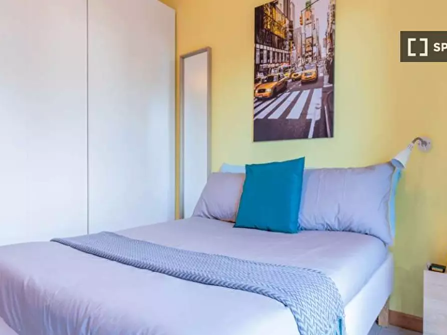 Immagine 3 di Camera condivisa in affitto  in Via Fiume delle Perle a Roma