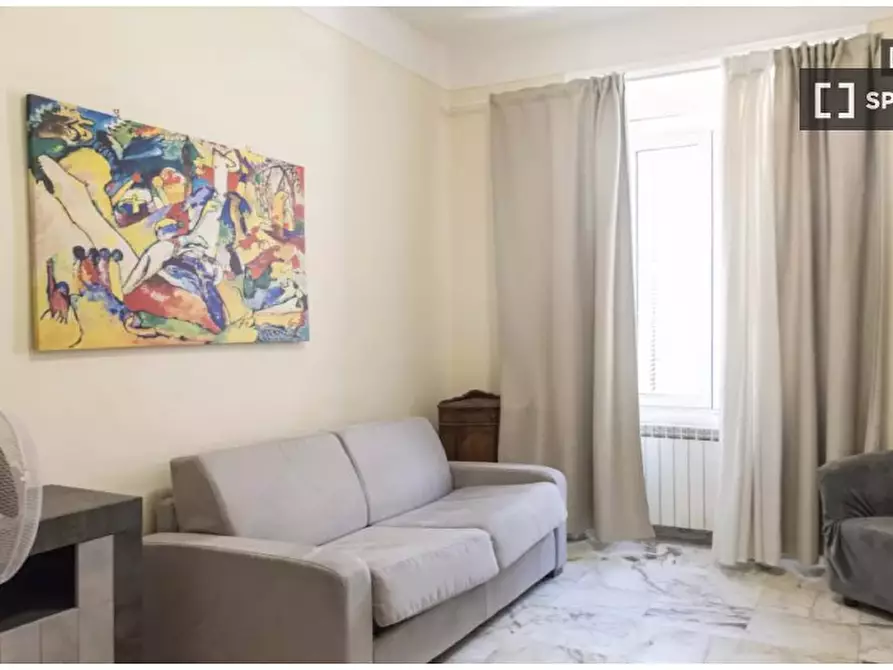 Immagine 1 di Camera condivisa in affitto  in via Carlo Emanuele a Roma