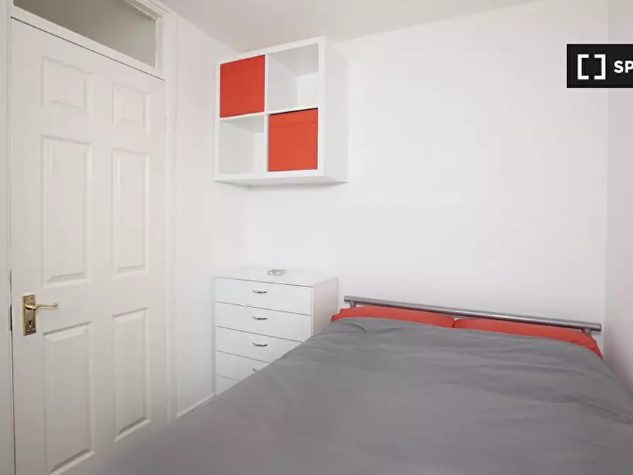 Immagine 11 di Camera condivisa in affitto  in Gough Walk a Poplar