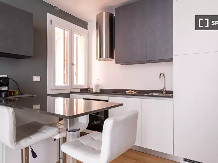 Immagine 10 di Appartamento in affitto  in Via Mazzini a Bologna