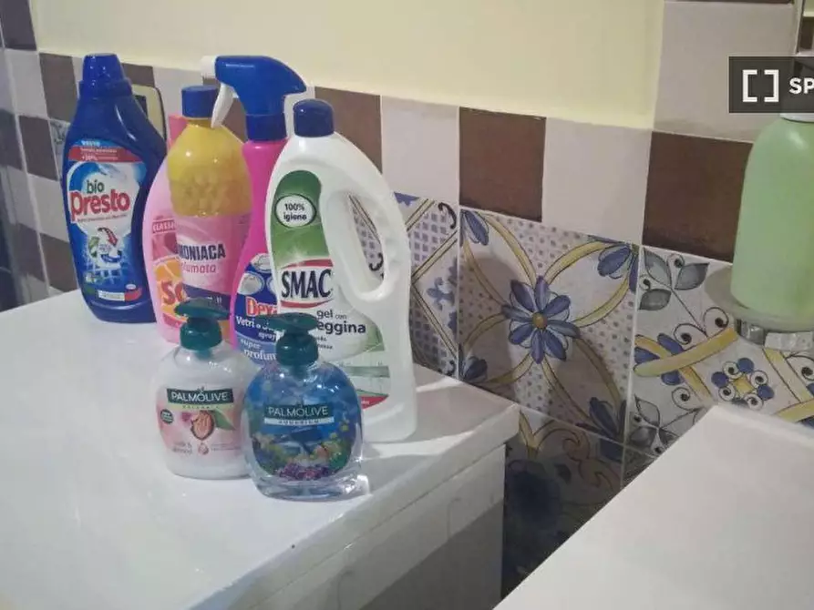 Immagine 14 di Camera condivisa in affitto  in Via Santa Maria delle Grazie a Loreto a Napoli