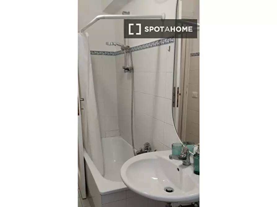 Immagine 9 di Appartamento in affitto  in Via Rossano a Roma