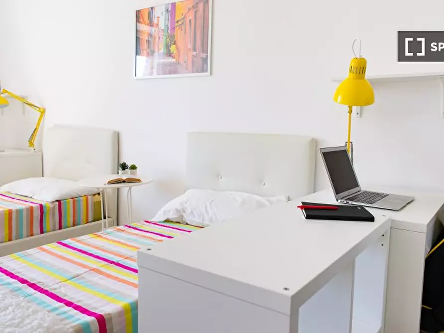 Immagine 7 di Camera condivisa in affitto  in Via Vettabbia a Milano