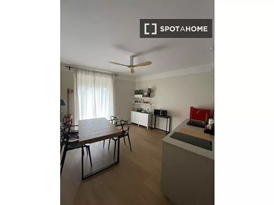 Immagine 5 di Camera condivisa in affitto  in Via Riano a Roma