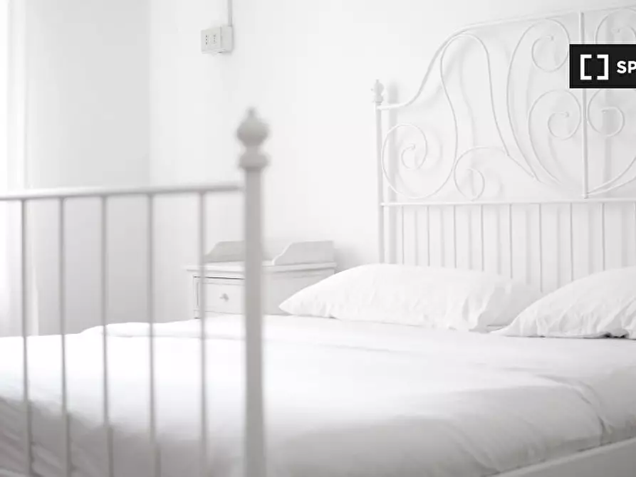 Immagine 6 di Camera condivisa in affitto  in Viale Glorioso a Roma