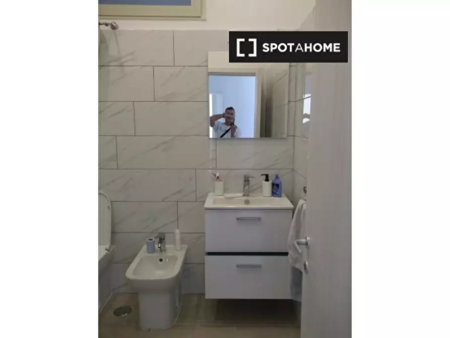 Immagine 19 di Camera condivisa in affitto  in Via Domenico Quaranta a Napoli