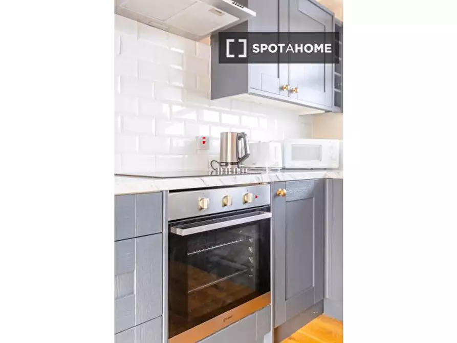 Immagine 6 di Appartamento in affitto  in Lupus St a 