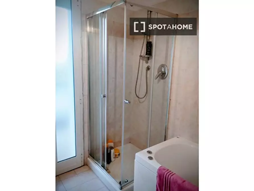 Immagine 6 di Camera condivisa in affitto  in Via della Libera Professione a Bologna