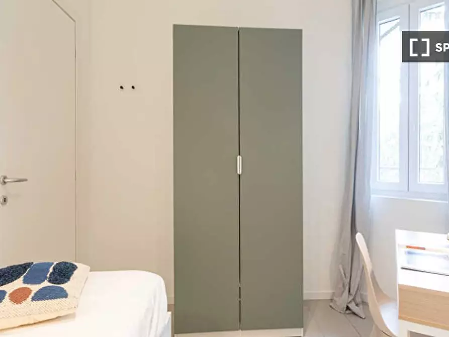 Immagine 5 di Camera condivisa in affitto  in Via Luigi Scrosati a Milano