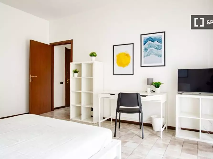 Immagine 3 di Camera condivisa in affitto  in Via Ronchi a Milano