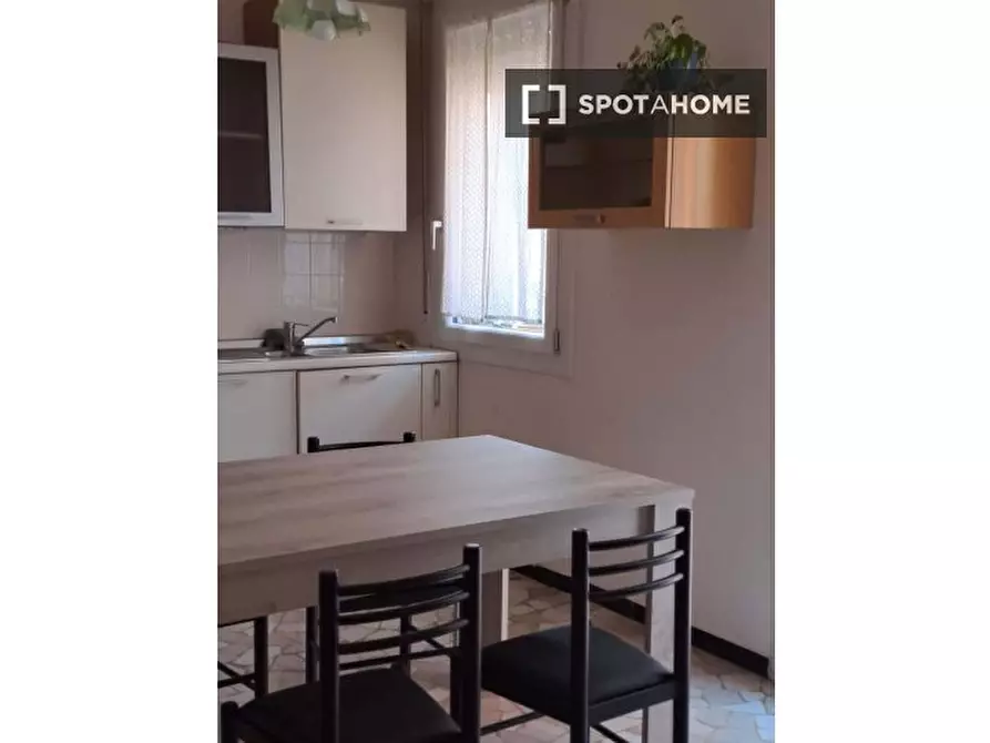Immagine 2 di Appartamento in affitto  in Via Daniele Manin a Bologna