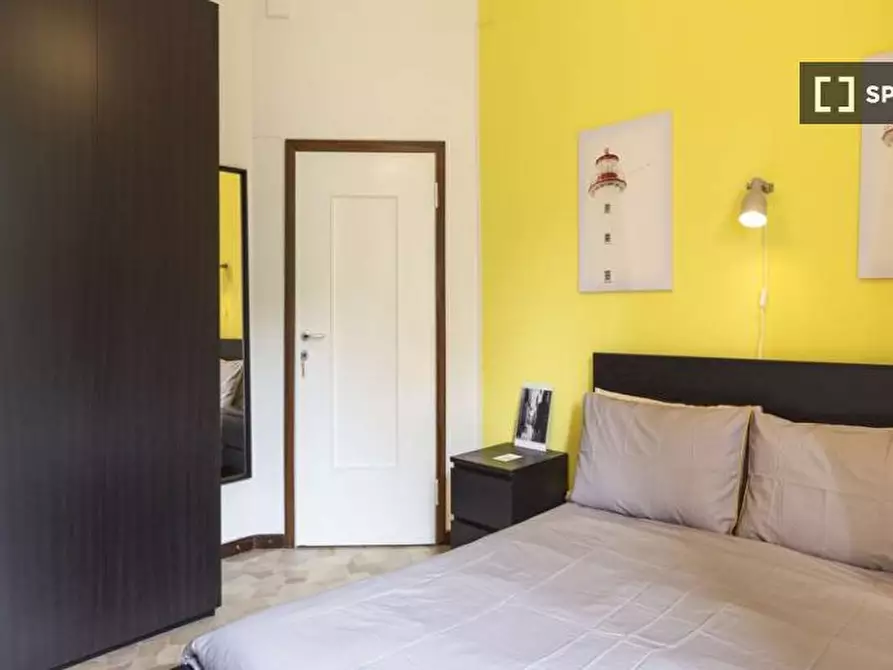 Immagine 2 di Camera condivisa in affitto  in Via Lorenteggio a Milano
