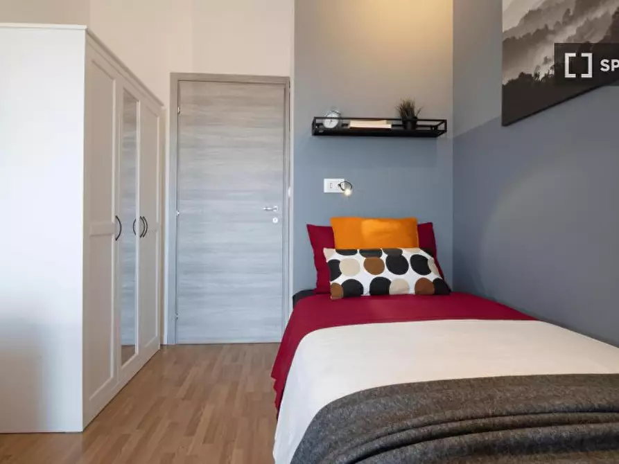 Immagine 3 di Camera condivisa in affitto  in Via Piobesi n. a Torino