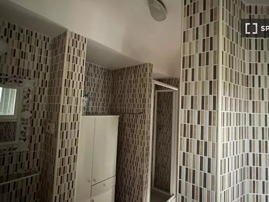 Immagine 10 di Camera condivisa in affitto  in Via della Camilluccia a Roma