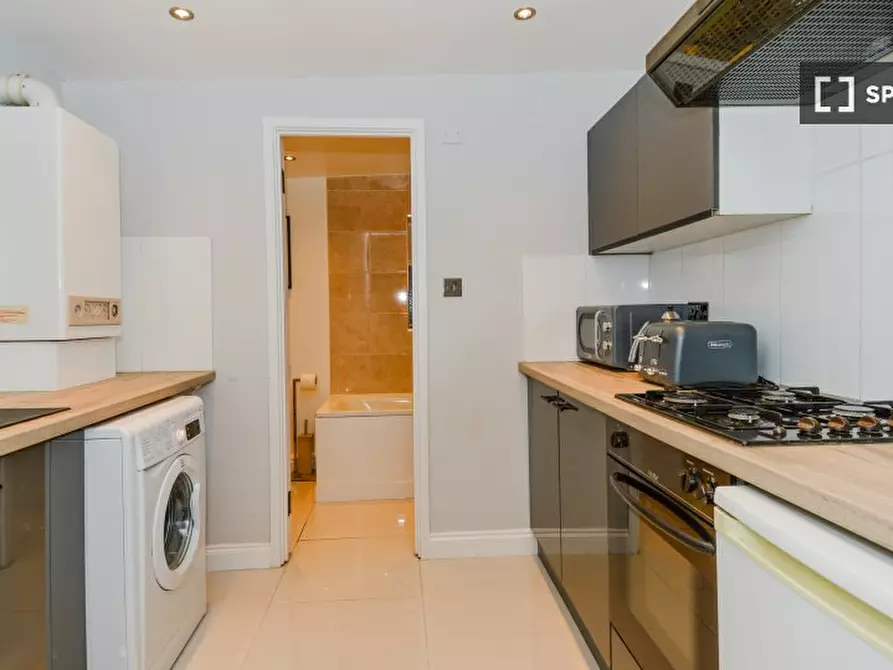 Immagine 6 di Appartamento in affitto  in A Tower Bridge Rd a Camberwell
