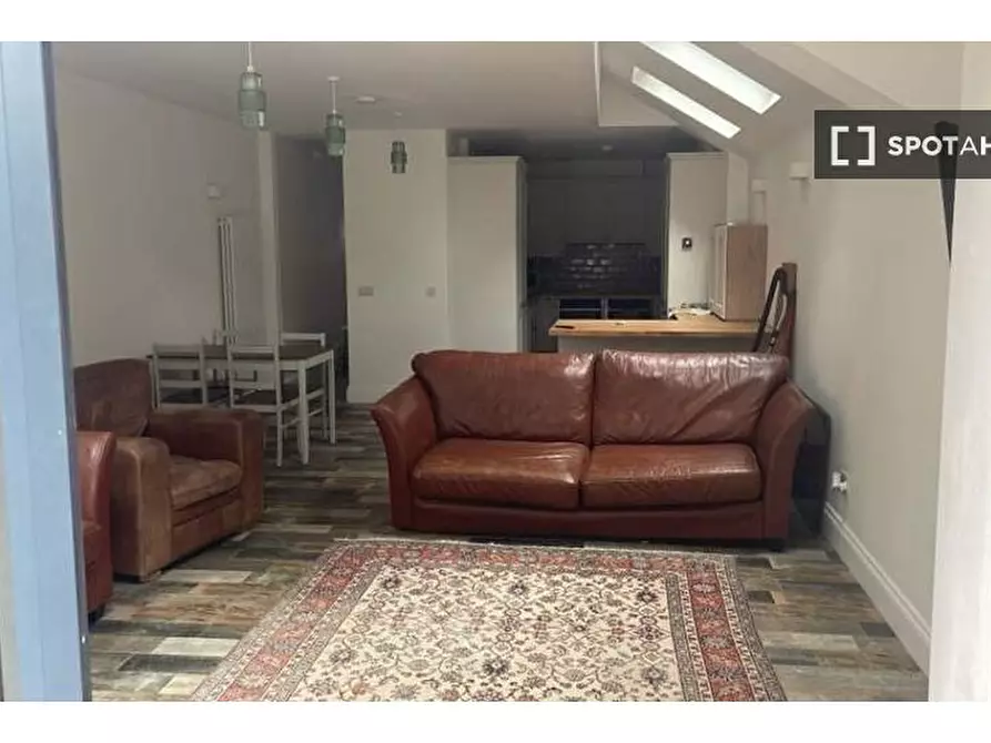 Immagine 5 di Camera condivisa in affitto  in Windermere Rd a Ealing