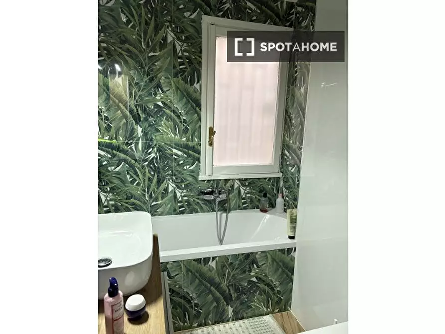 Immagine 8 di Camera condivisa in affitto  in Via Dino Penazzato a Roma