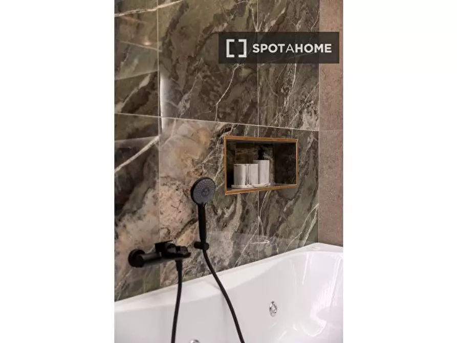 Immagine 15 di Appartamento in affitto  in Via Guelfa a Firenze