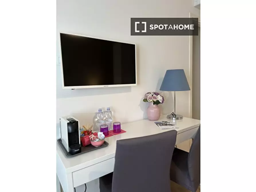 Immagine 4 di Camera condivisa in affitto  in Via Avellino a Padova