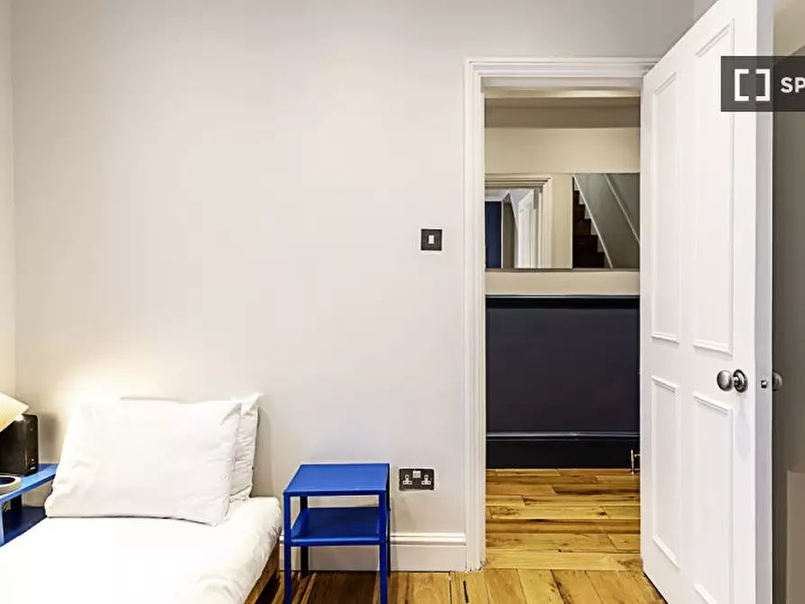Immagine 5 di Appartamento in affitto  in A Great Percy Street a Camden Town