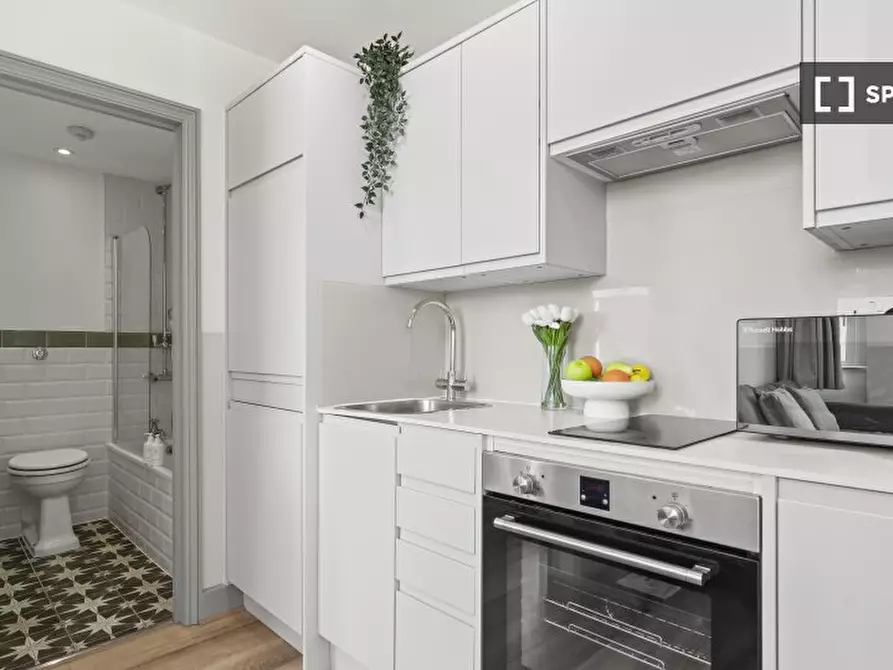 Immagine 19 di Appartamento in affitto  in Nevern Rd a Kensington